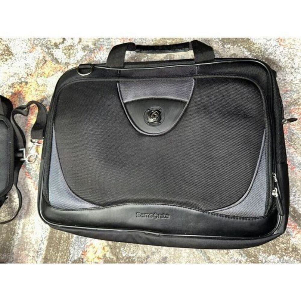 Samsonite Computer Laptop Softside Briefcase 16x13” Black Canvas 2 Large Pockets